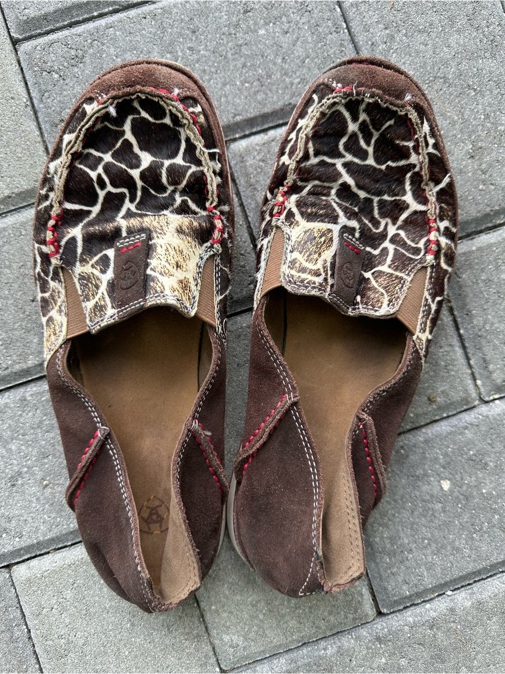 Ariat women’s slip on giraffe print animal hide shoes size 10